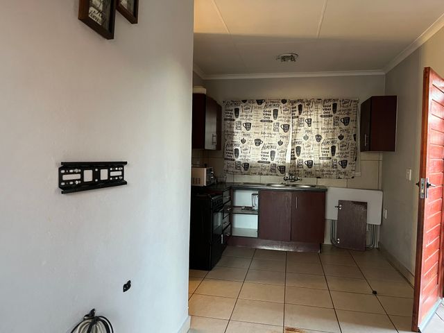 To Let 3 Bedroom Property for Rent in Waterval East North West
